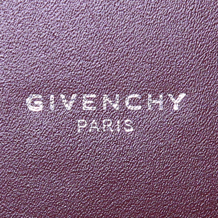 Bolso de mano Givenchy Horizon en cuero liso color burdeos - Detail D4