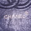 Bolso de mano Chanel Timeless pequeño en cuero acolchado azul oscuro - Detail D4 thumbnail