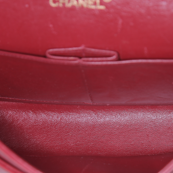 Sac à main Chanel Timeless en cuir matelassé rouge - Detail D3