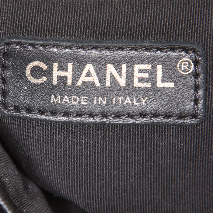 Chanel Sac à dos backpack in black quilted leather - Detail D3