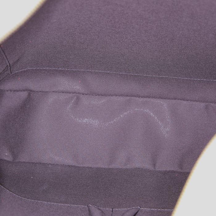 Louis Vuitton Tadao shoulder bag in yellow Lime leather - Detail D3