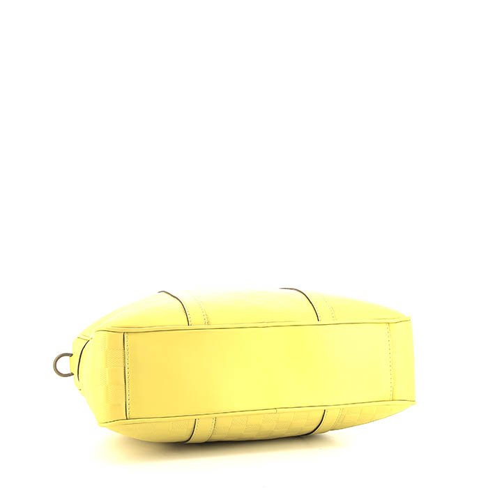 Louis Vuitton Tadao shoulder bag in yellow Lime leather - Detail D5