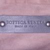 Bolso bandolera Bottega Veneta Nodini en cuero intrecciato gris - Detail D3 thumbnail