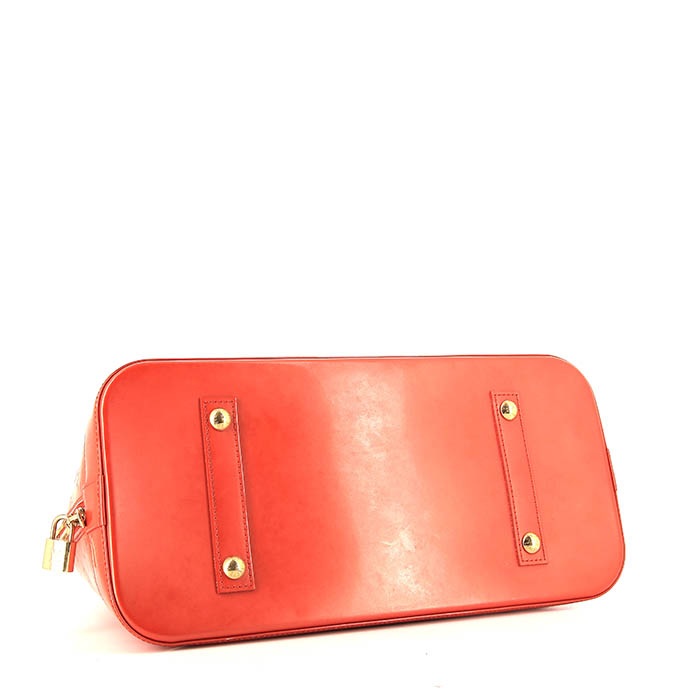 Sac à main Louis Vuitton Alma grand modèle en cuir verni monogram orange - Detail D4