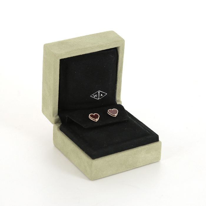 Van Cleef 
Arpels Sweet Alhambra small earrings in pink gold and cornelian - Detail D2