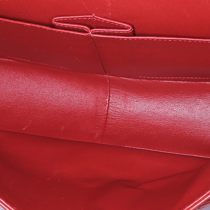 Chanel Timeless jumbo shoulder bag in red quilted leather - Detail D3