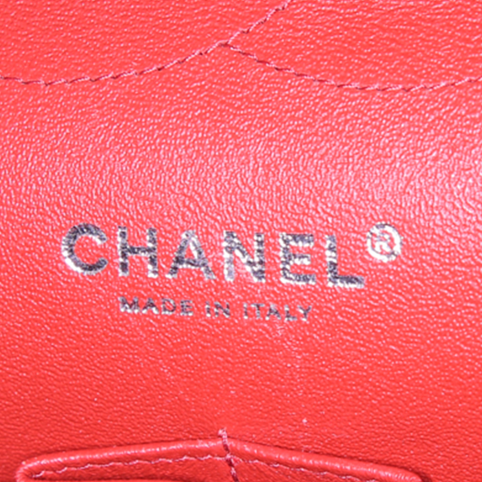 Chanel Timeless jumbo shoulder bag in red quilted leather - Detail D4