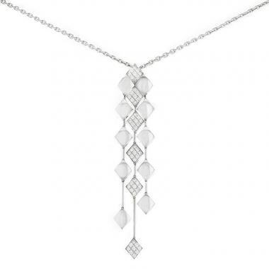 Chanel Matelassé necklace in white gold and diamonds