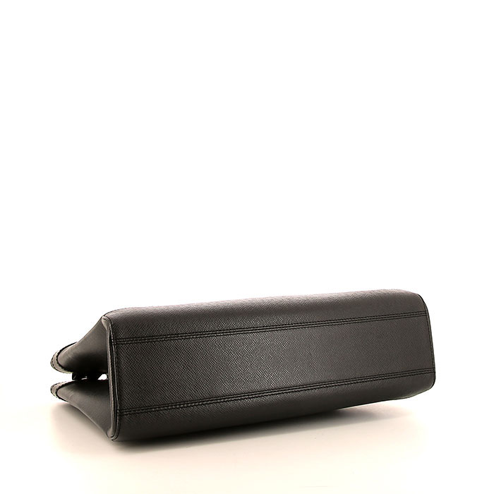 Louis Vuitton shopping bag in black taiga leather and black smooth leather - Detail D4
