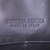 Bottega Veneta Clasp pouch in black intrecciato leather - Detail D3 thumbnail
