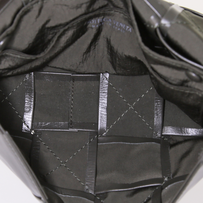 Bottega Veneta Casette clutch-belt in khaki intrecciato leather - Detail D2