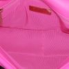Bolso bandolera Chanel 19 en lona acolchada rosa - Detail D3 thumbnail