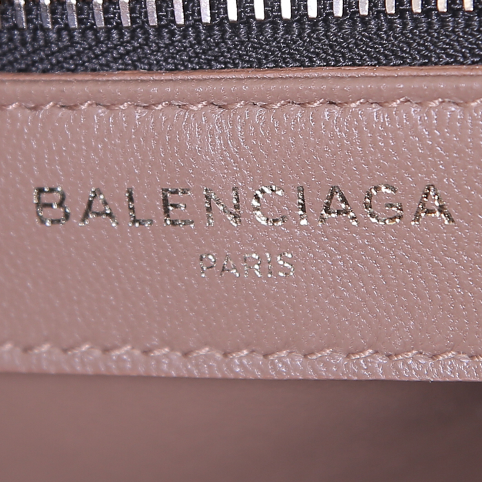 Shopping bag Balenciaga Bazar shopper modello piccolo in pelliccia sintetica marron glacé e pelle marrone - Detail D4