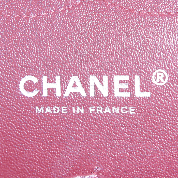 Chanel  Timeless Jumbo handbag  in black quilted grained leather - Detail D4