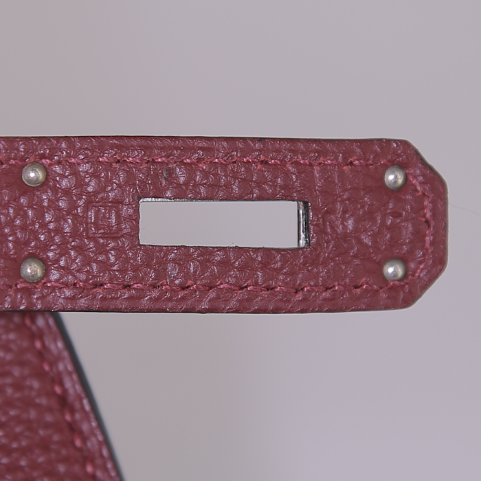 Hermes Kelly 28 cm handbag in red H togo leather - Detail D5