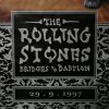 The Rolling Stones, "Bridges to Babylone", grande affiche de promotion du concert des Rolling Stones, production Musidor, encadrée, de 1997 - Detail D2 thumbnail