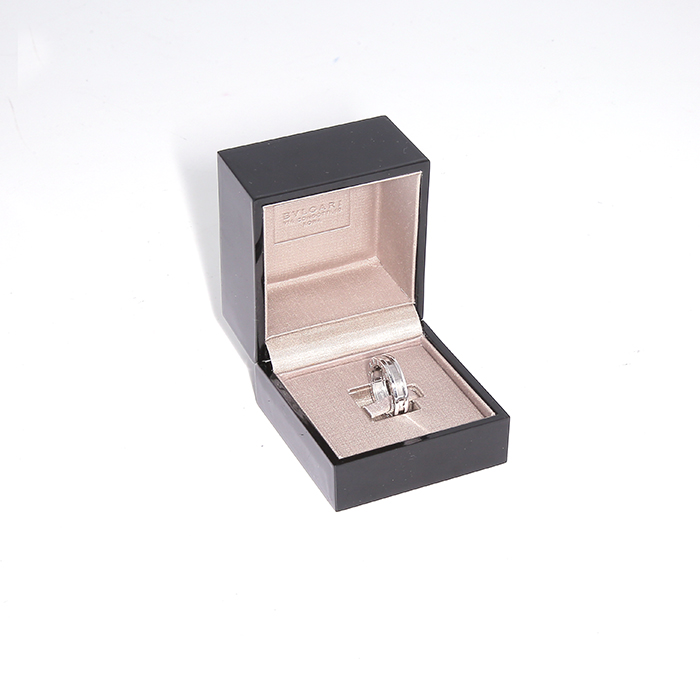 Bague Bulgari B.Zero1 petit modèle en or blanc - Detail D2