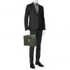 Porta-documentos Louis Vuitton Ambassadeur en cuero taiga verde - Detail D1 thumbnail