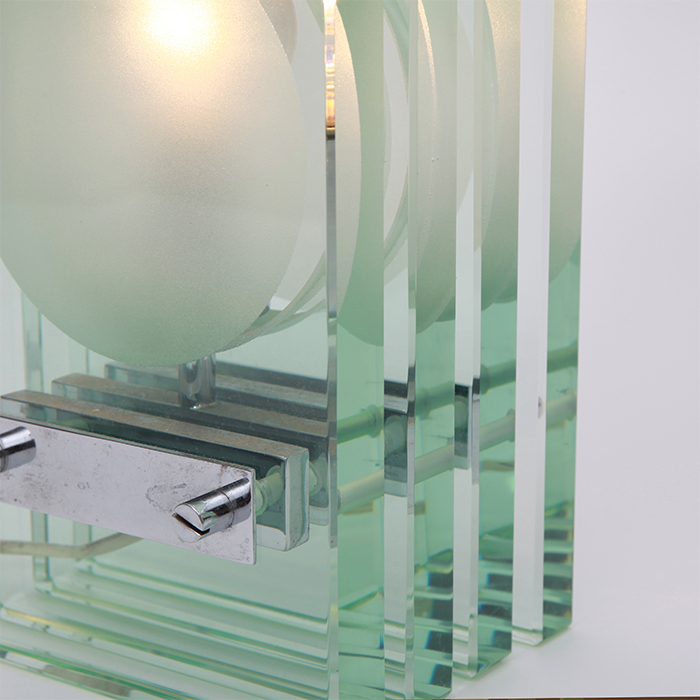 Gallotti & Radice, lampe de table, en métal et verre meulé, production Fontana Arte, des années 1970