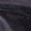 Chanel Timeless Jumbo shoulder bag in black quilted grained leather - Detail D4 thumbnail