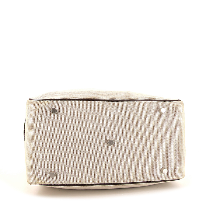 Hermes Lindy handbag in beige canvas and brown leather - Detail D4