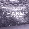 Bolso de mano Chanel  Medaillon en cuero granulado negro - Detail D3 thumbnail