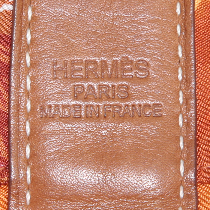 Mochila Hermès Soie Cool en seda amarilla y naranja y cuero Barenia - Detail D3