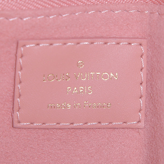 Bolso bandolera Louis Vuitton Petite Malle Souple en lona Monogram marrón y cuero rosa - Detail D4