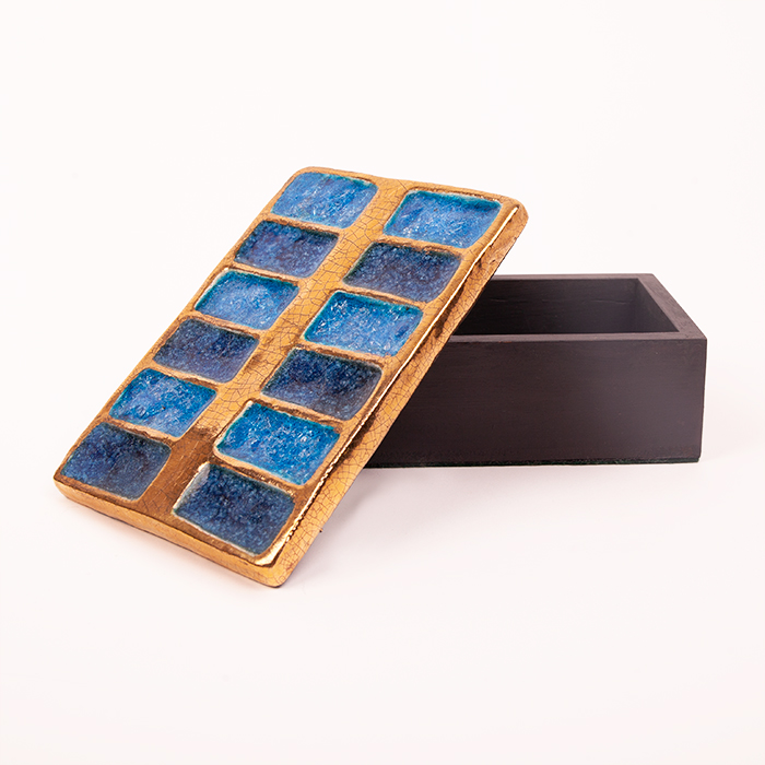 Mithé Espelt, small "Grille" chest, in embossed earthenware, crackled gold and crystallized glass, oak base, around 1956 - Detail D1