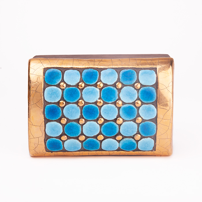 Mithé Espelt, rare small "Trésors" chest, in embossed and glazed earthenware, crackled gold, oak base, around 1953 - Detail D3