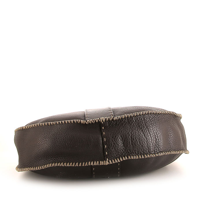 Bolso de mano Fendi Selleria en cuero marrón - Detail D4