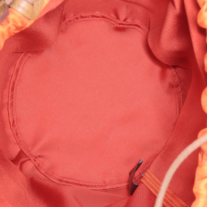 Sac à main Hermès Musardine en soie orange et cuir epsom noir - Detail D3