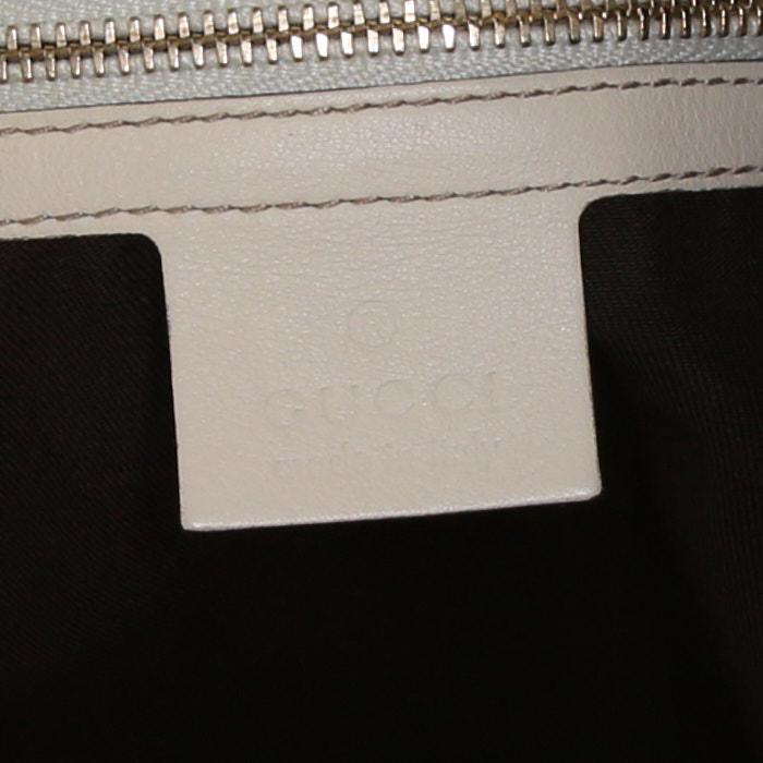 Gucci Bamboo handbag in beige leather and bamboo - Detail D4