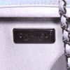 Minaudière Chanel Editions Limitées en cuir argenté - Detail D4 thumbnail