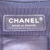 Borsa a tracolla Chanel Messenger in tweed blu e multicolore e pelle blu - Detail D3 thumbnail