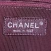 Sac bandoulière Chanel Camera en cuir matelassé noir - Detail D3 thumbnail