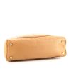 Bolso de mano Chanel Boston en cuero granulado acolchado beige - Detail D4 thumbnail