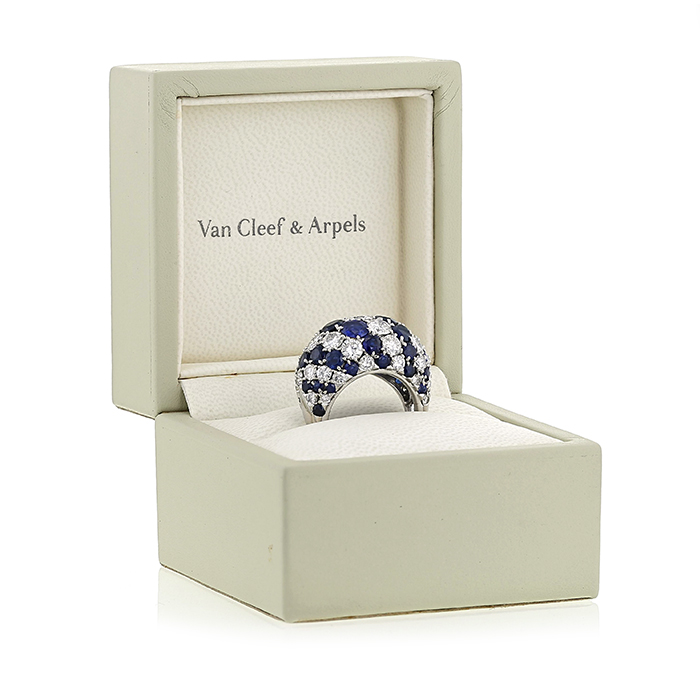Van Cleef & Arpels 1960's Cocktail ring in platinium, sapphires and diamonds - Detail D3