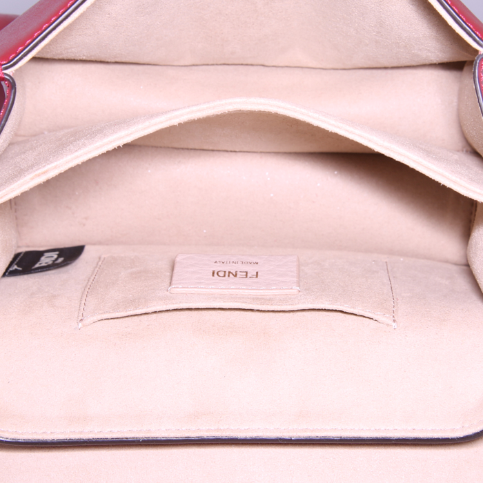 Fendi Kan I shoulder bag in red monogram leather - Detail D3