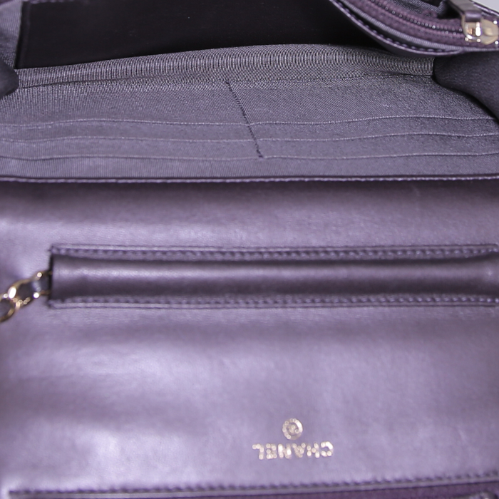 Bolso bandolera Chanel Wallet on Chain en cuero acolchado morado - Detail D3