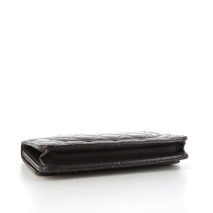 Chanel Wallet on Chain shoulder bag in purple quilted leather - Detail D5