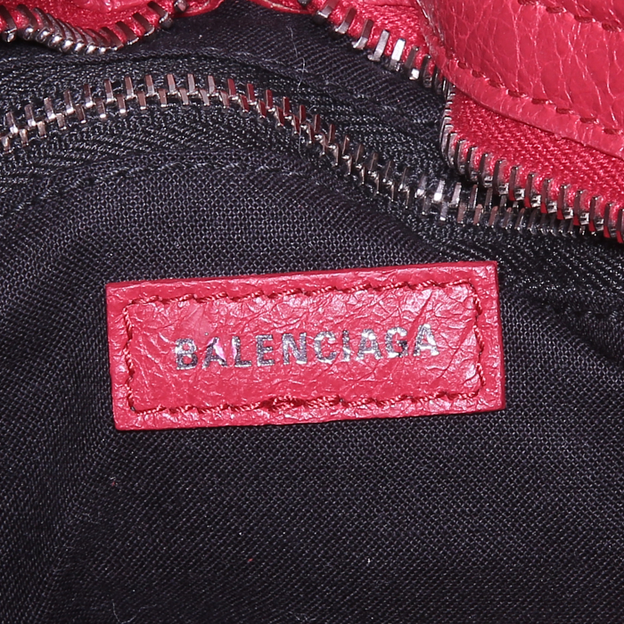 Sac à main Balenciaga Classic City mini en cuir rouge - Detail D4