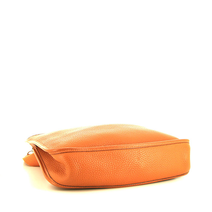 Hermes Evelyne small model shoulder bag in orange togo leather - Detail D4