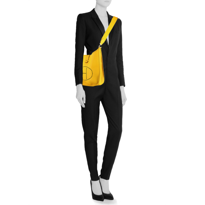 Sac bandoulière Hermes Evelyne grand modèle en cuir Courchevel Jaune d'Or - Detail D1