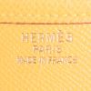 Borsa a tracolla Hermes Evelyne modello grande in pelle Courchevel Jaune d'Or - Detail D3 thumbnail