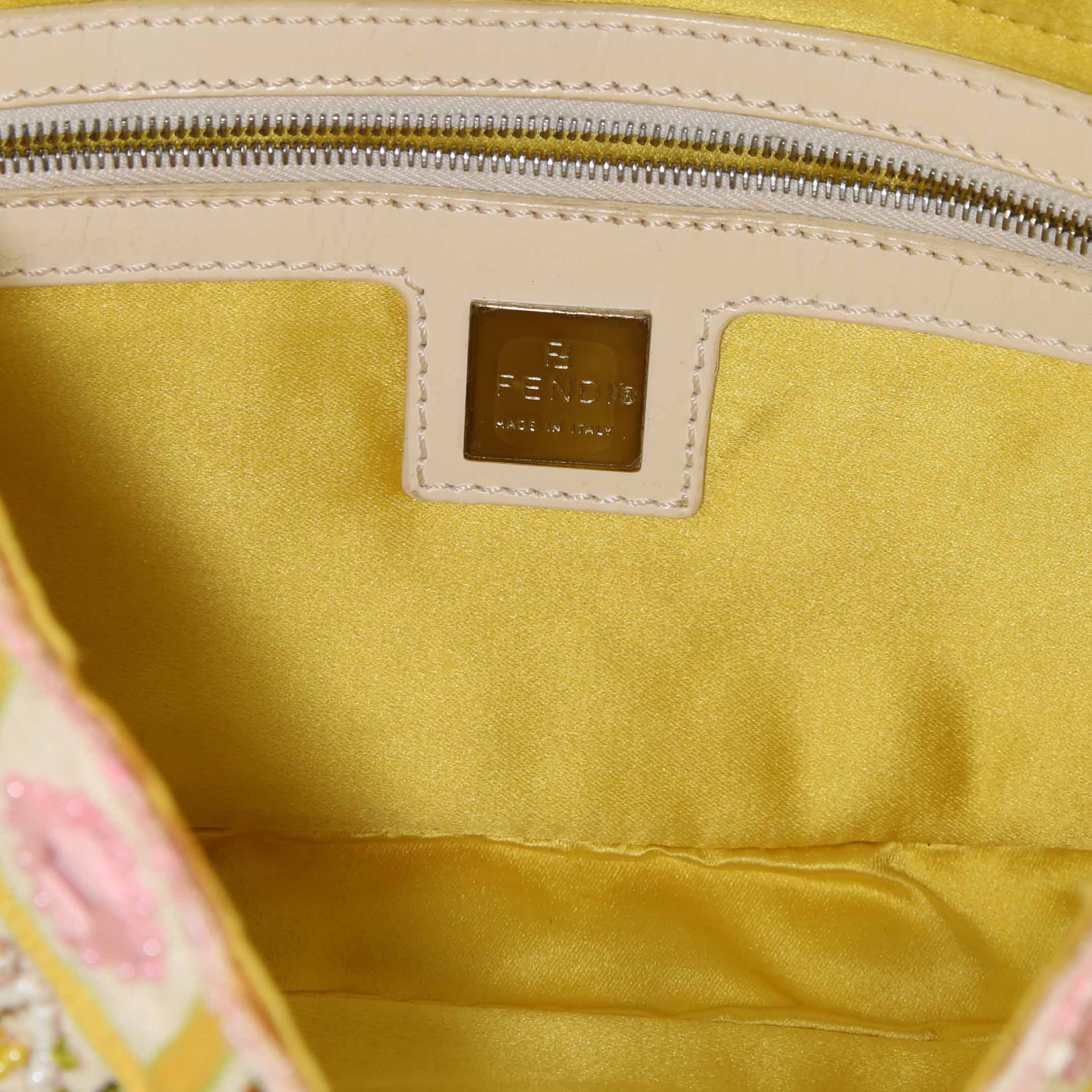 Borsa Fendi Baguette in tela beige verde e rosa con perle ricamate e pelle beige - Detail D3