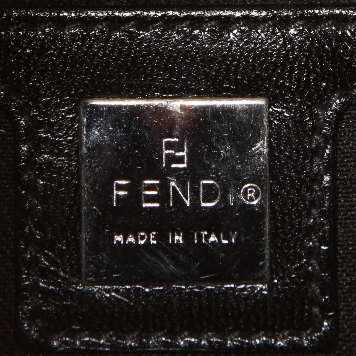 Fendi Baguette medium model handbag in leopard foal and black leather - Detail D3