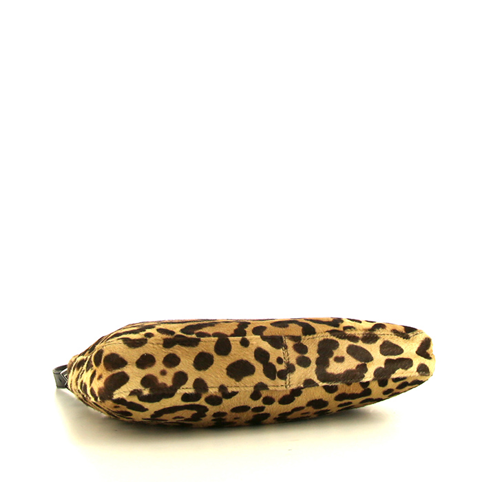 Bolso de mano Fendi Baguette modelo mediano en piel de potro leoparda y cuero negro - Detail D4