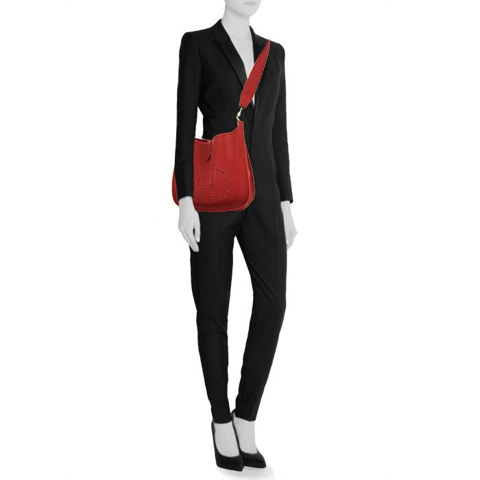Bolso bandolera Hermes Evelyne mediano en cuero granulado rojo - Detail D1
