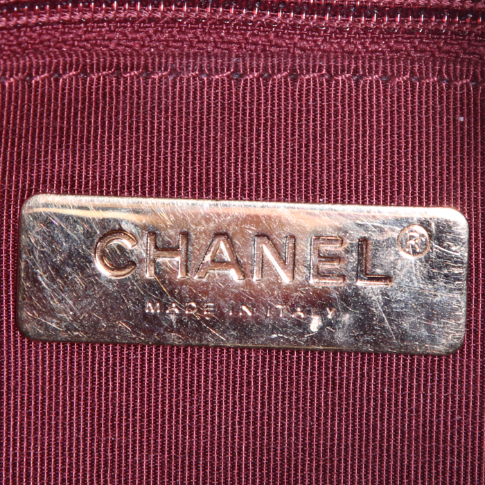 Chanel Camera handbag in red quilted leather - Detail D4
